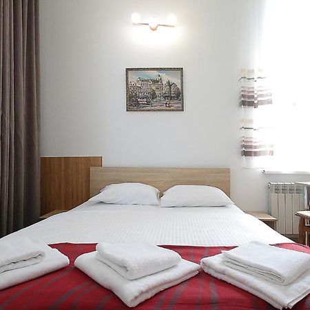 Buk Apartments On Doroshenka 29 Лвив Екстериор снимка